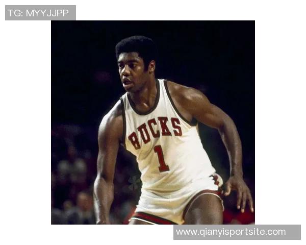 小桥稳定发挥贡献15分9板5助攻1断球助力球队胜利